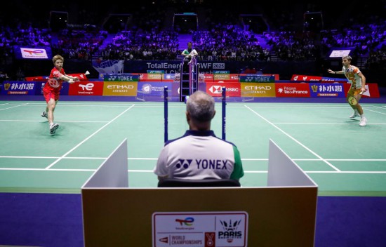 接球位置远 接球位置远